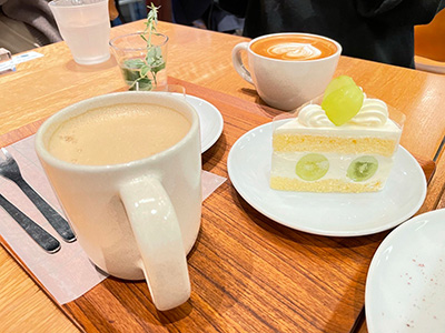 カフェ巡り。最近は紅茶のお店が気になります。